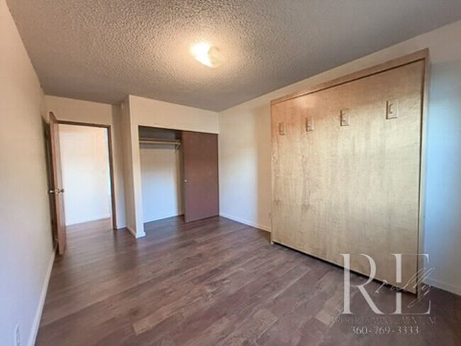 Building Photo - Waterfront Bliss: Stunning Puget Sound Views & Your Own Private Beach!