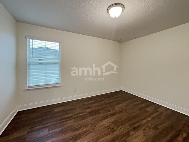 Building Photo - 945 Heavenly Drive