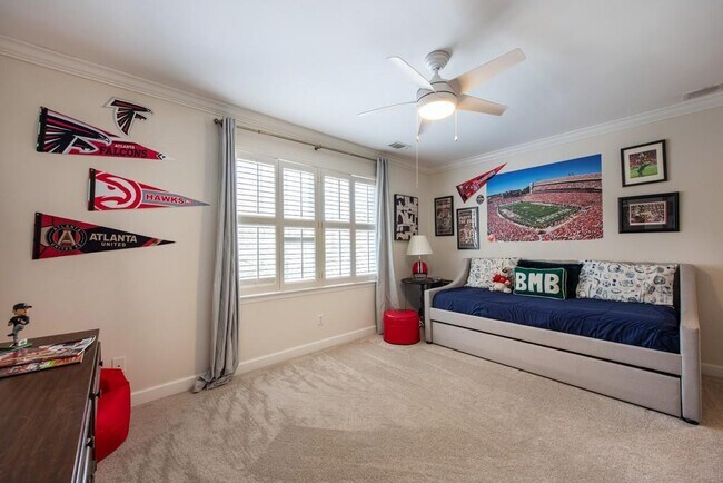 Building Photo - 3211 Circle Oaks Dr SE