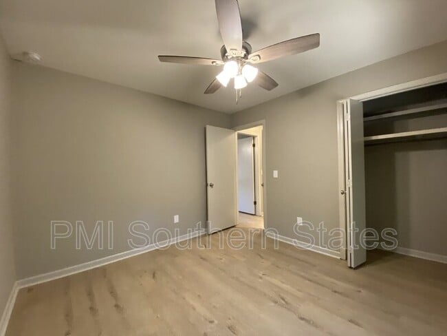 Building Photo - 215 Jonesville Rd