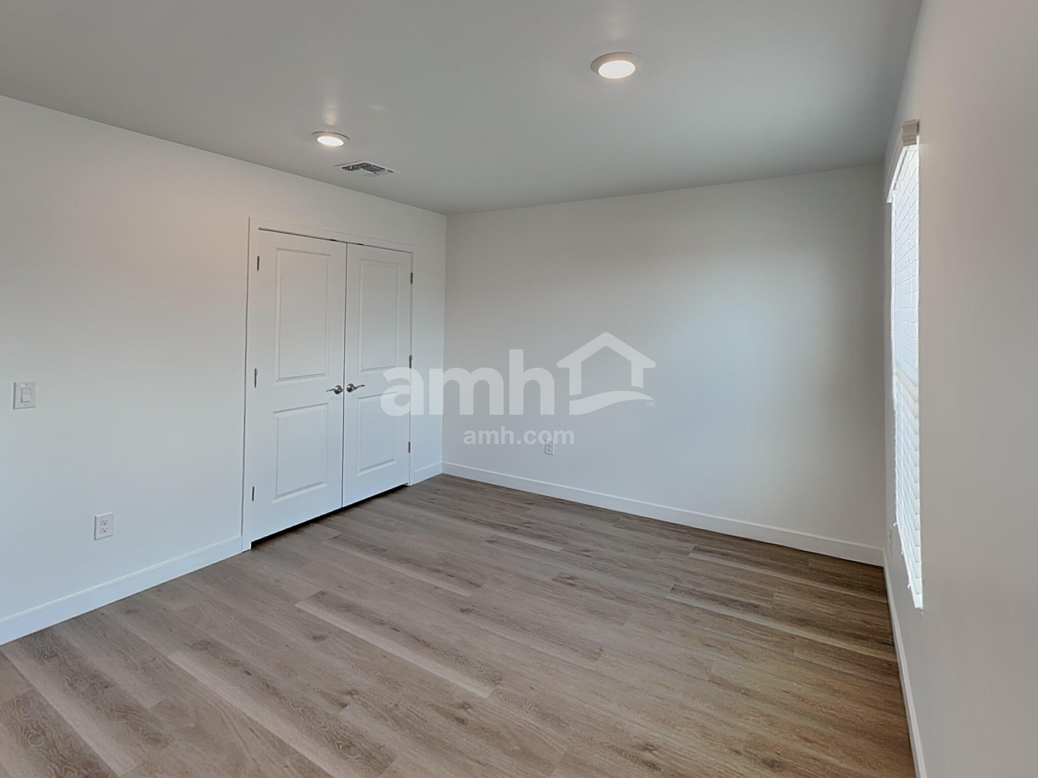 Building Photo - 6466 E Paseo Alga