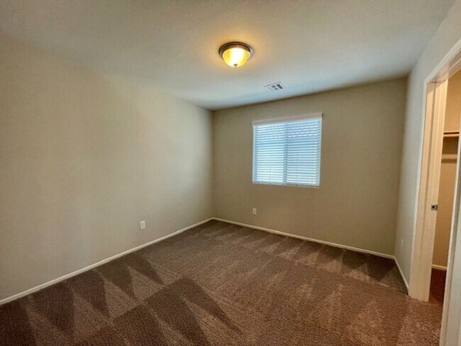 Building Photo - Beautiful South West Home-Coming Soon-8/21/26!