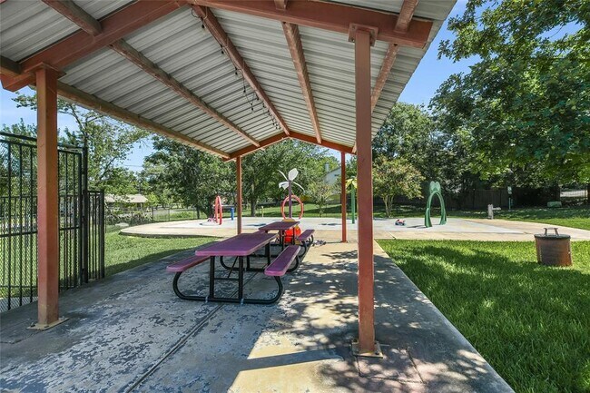 Building Photo - 4712 Lake George Ln