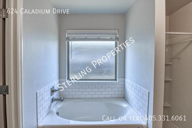 Building Photo - 624 Caladium Dr