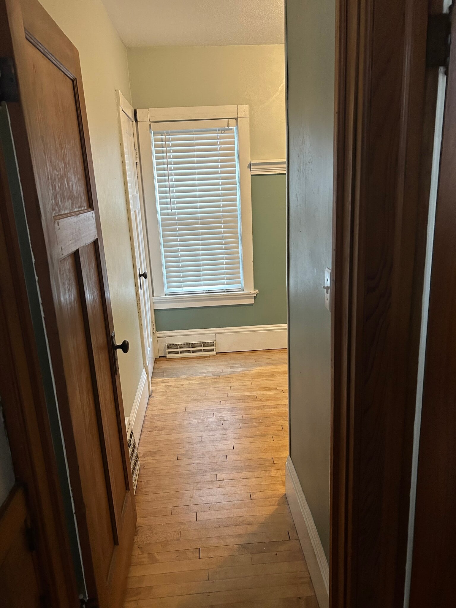 Entrance to second room - 6642 W Stevenson St