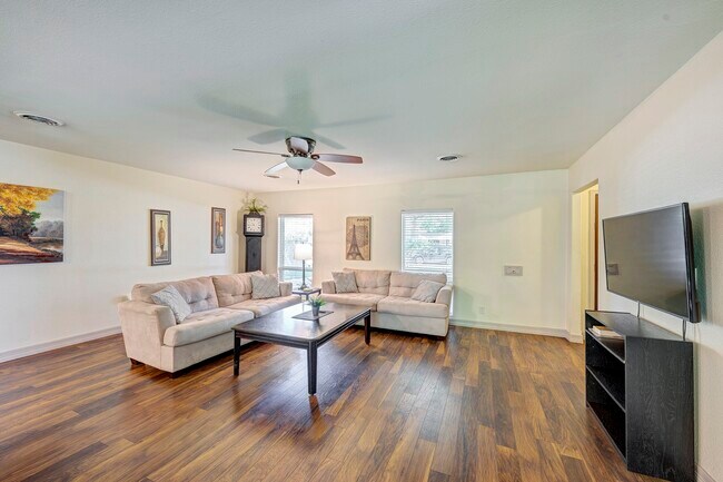 Building Photo - 4109 Lymbar Dr