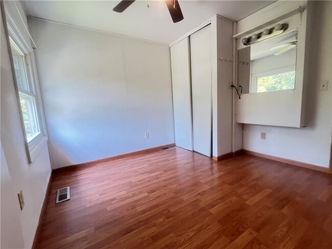Building Photo - 520 Etna Rd