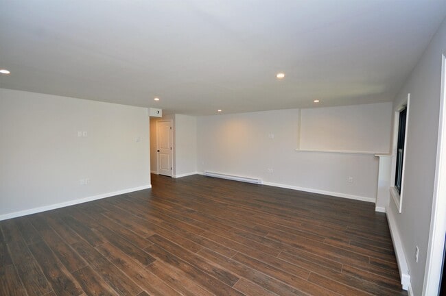 Building Photo - 40 Beech St