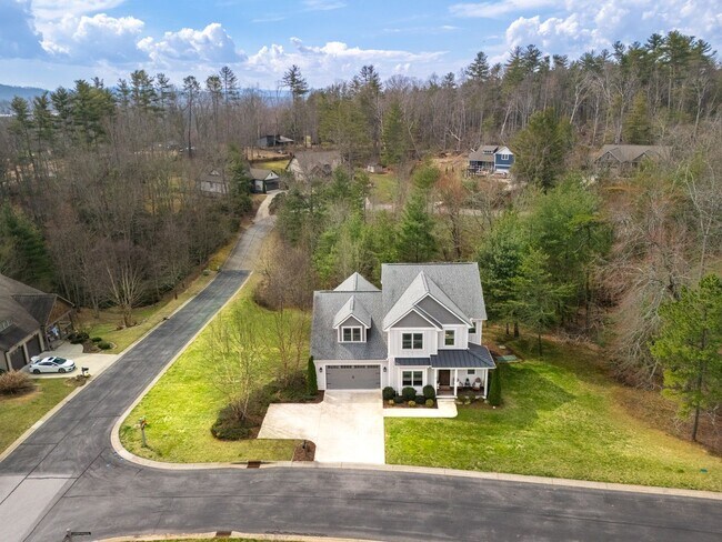 Building Photo - 27 Slippery Rock Dr