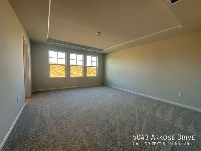 Building Photo - 5043 Arkose Dr