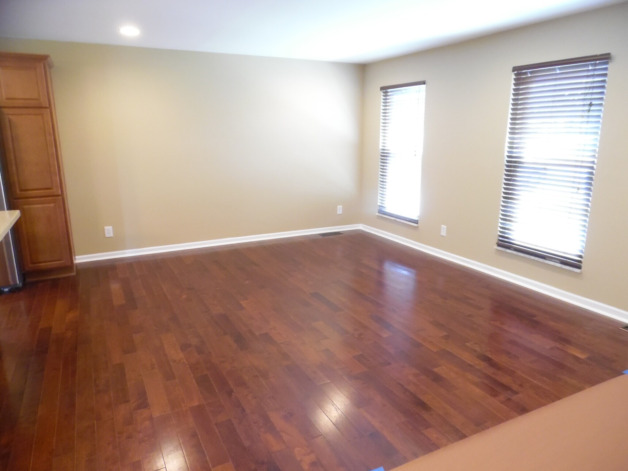 Building Photo - 8760 Ashbrook Dr