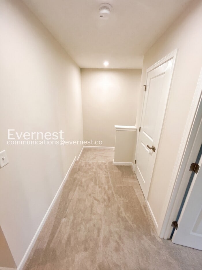 Building Photo - 8555 Erie Lp