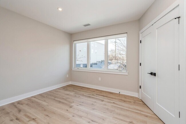 Building Photo - 201-205 Randolph Ave