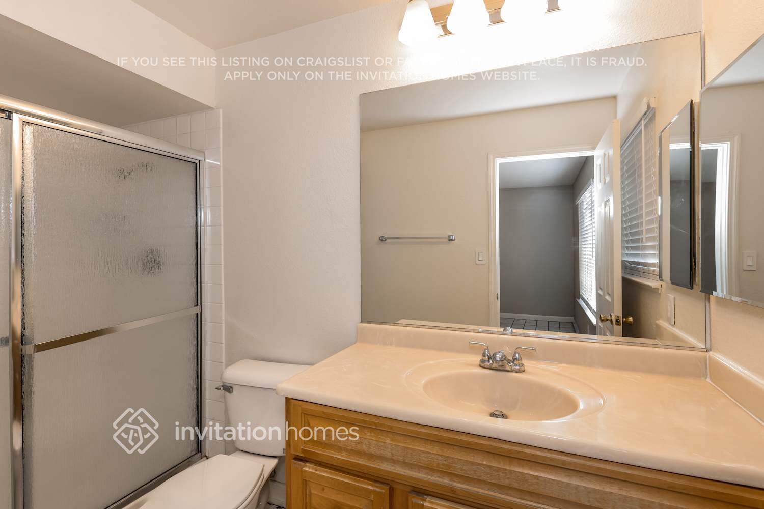 Building Photo - 346 Fuente Dr