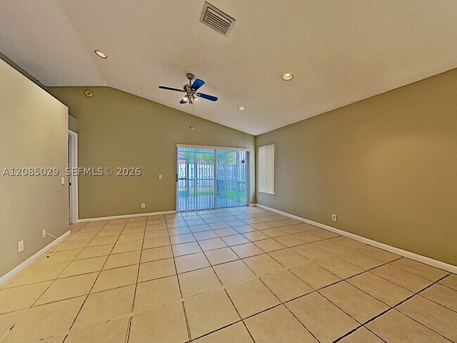 Building Photo - 1380 Presidio Dr