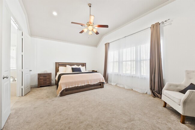 Building Photo - 8758 Kempwood Dr