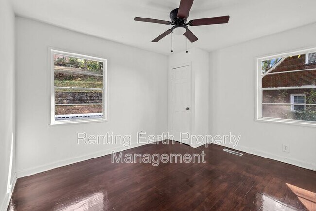 Building Photo - 2609 20th St SW