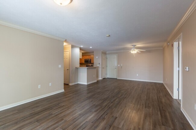 Floorplan - Square 131 - 4880 - 12 Plex