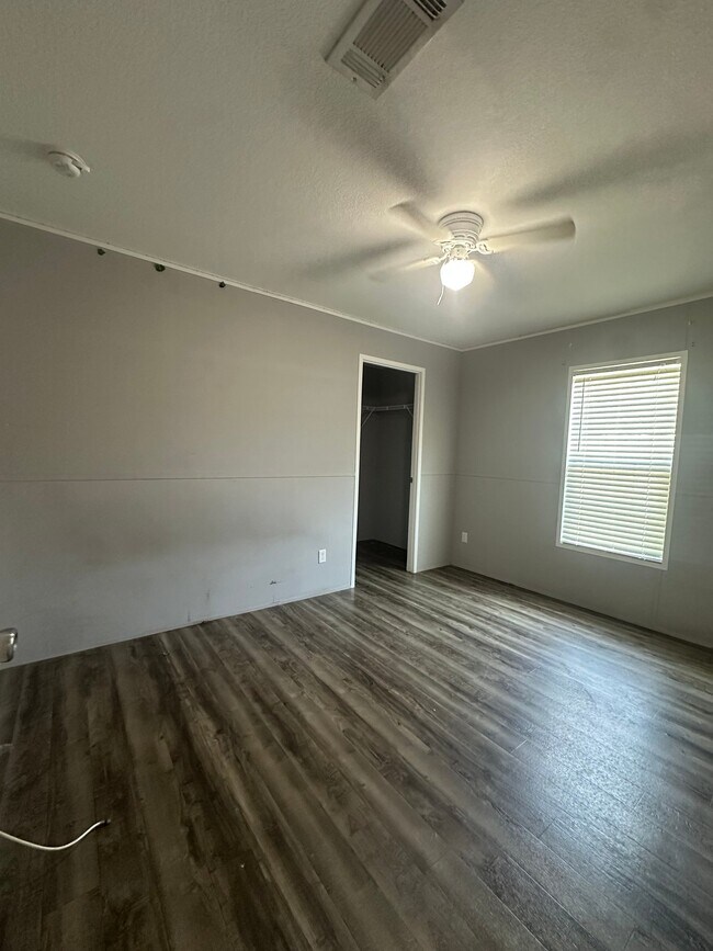 Building Photo - 8535 Mathews Rd