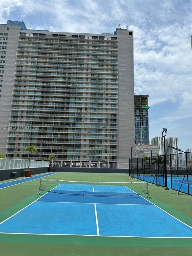 Building Photo - 850 N Miami Ave