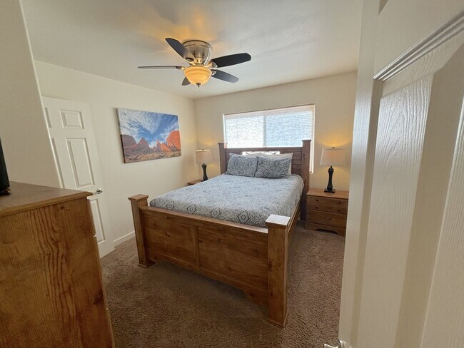 Building Photo - 3862 Desert Willow Cir