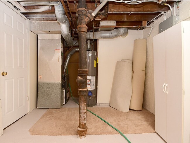 Building Photo - Cute Bungalow