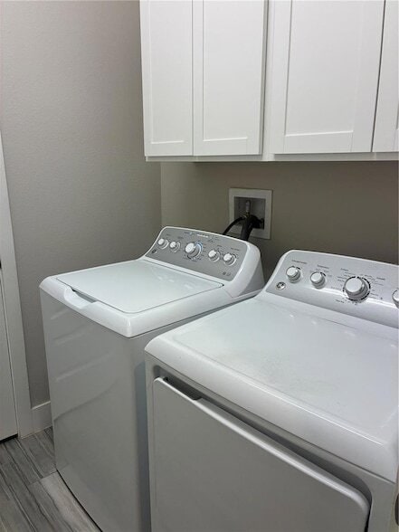 Building Photo - 9766 Campanula Ct