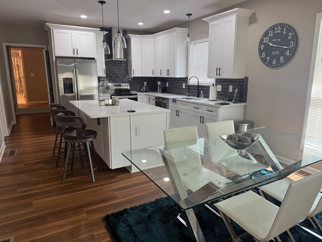 Building Photo - 2088 Bolton Rd NW