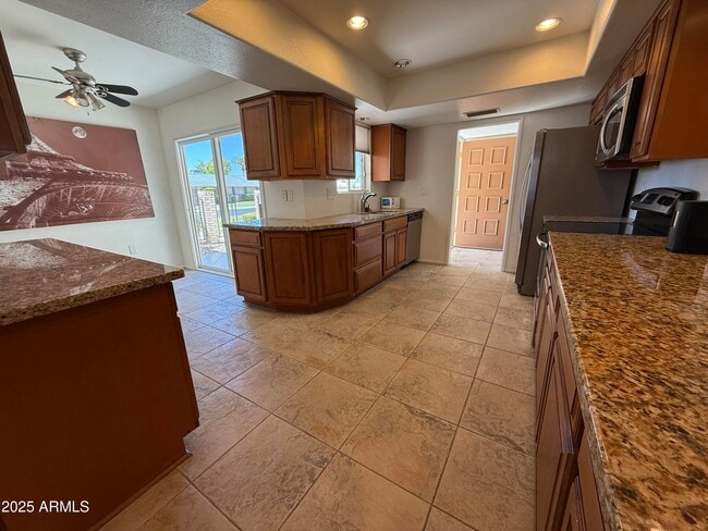 Building Photo - 10416 W Prairie Hills Cir