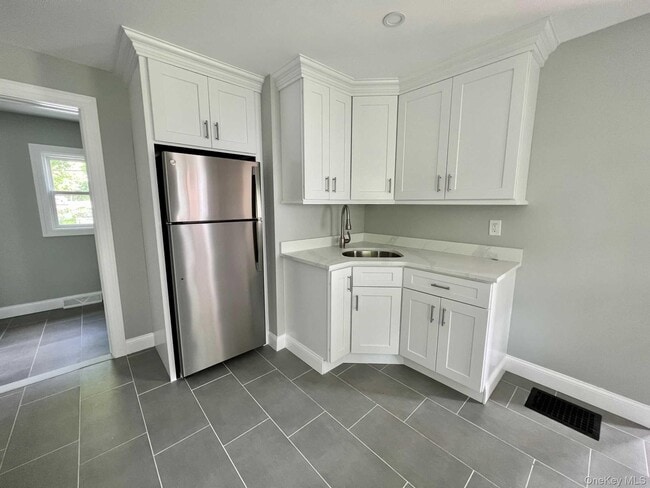 Building Photo - 21 Washington Ave