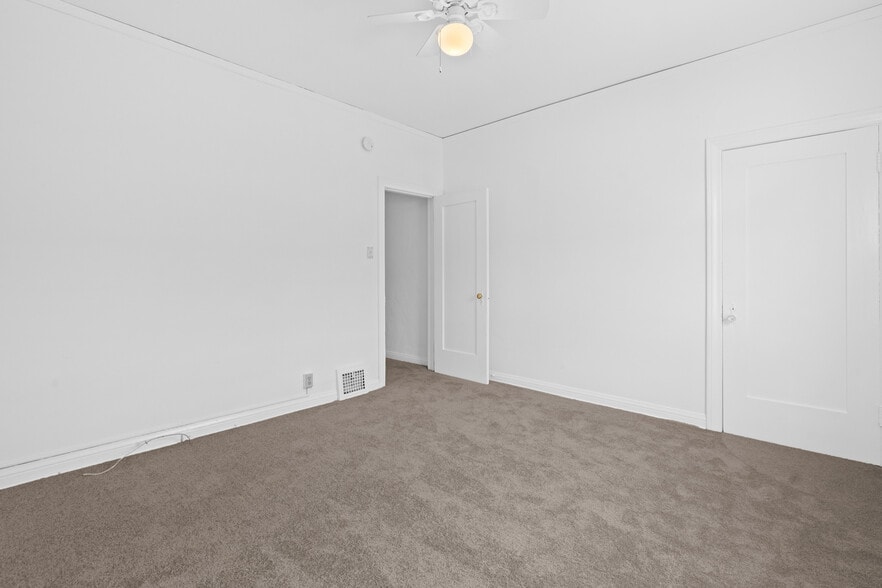 Building Photo - 429 N Gardner St