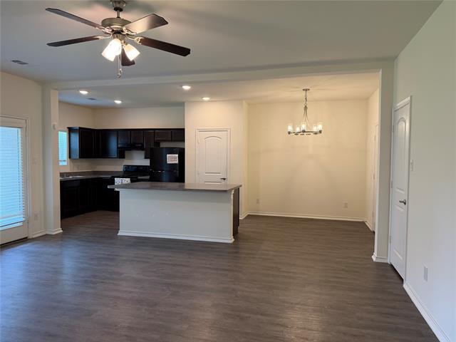Building Photo - 2237 Diamond Dr