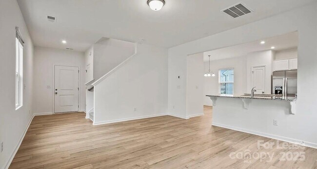 Building Photo - 11028 Wickenden Wy