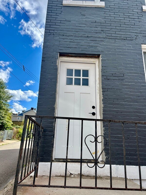 Building Photo - 4044 Geneva St