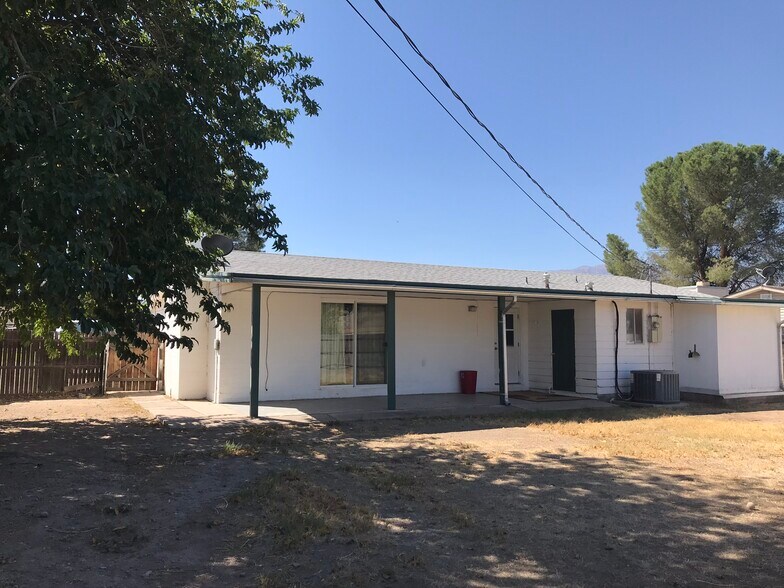 Building Photo - 806 W Stirrup Dr