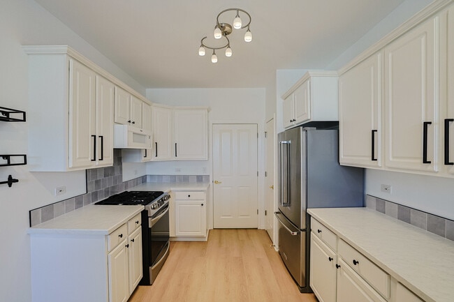 Building Photo - 12166 White Tail Ln