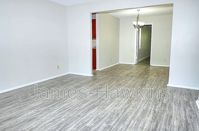 Building Photo - 709 Balfour Rd