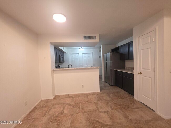 Building Photo - 2333 E Southern Ave