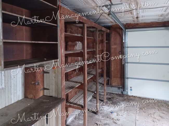 Building Photo - 1618 S Sneed Ave
