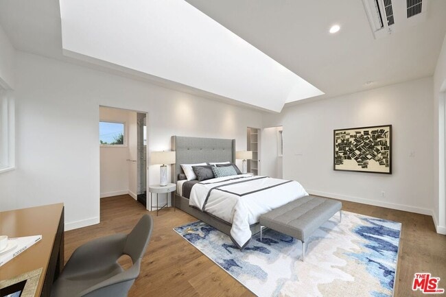 Building Photo - 15322 De Pauw St