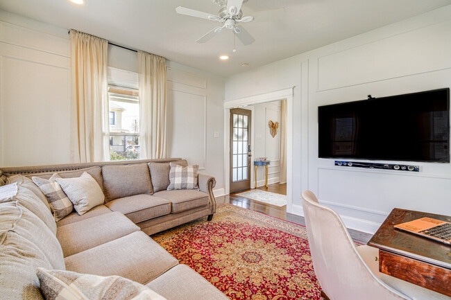 Building Photo - 6127 Longwood Ave