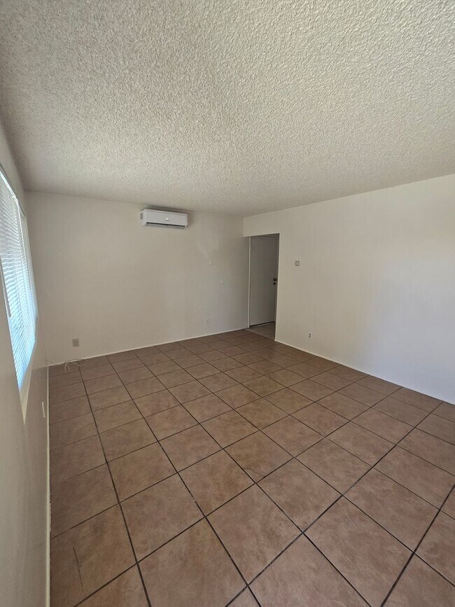 Building Photo - $1,550 ~ 2 Bedroom, 1 Bath for Rent