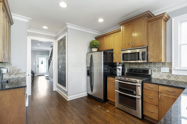 Building Photo - 3102 Alston Dr