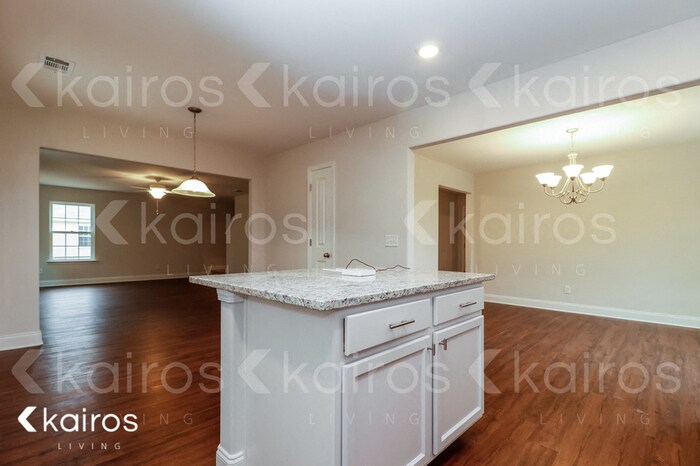 Building Photo - 229 Western Red Cedar Dr