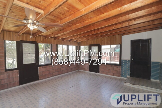 Building Photo - 7643 Woodbine Way