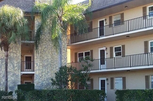 Building Photo - 5467 Rattlesnake Hammock Rd