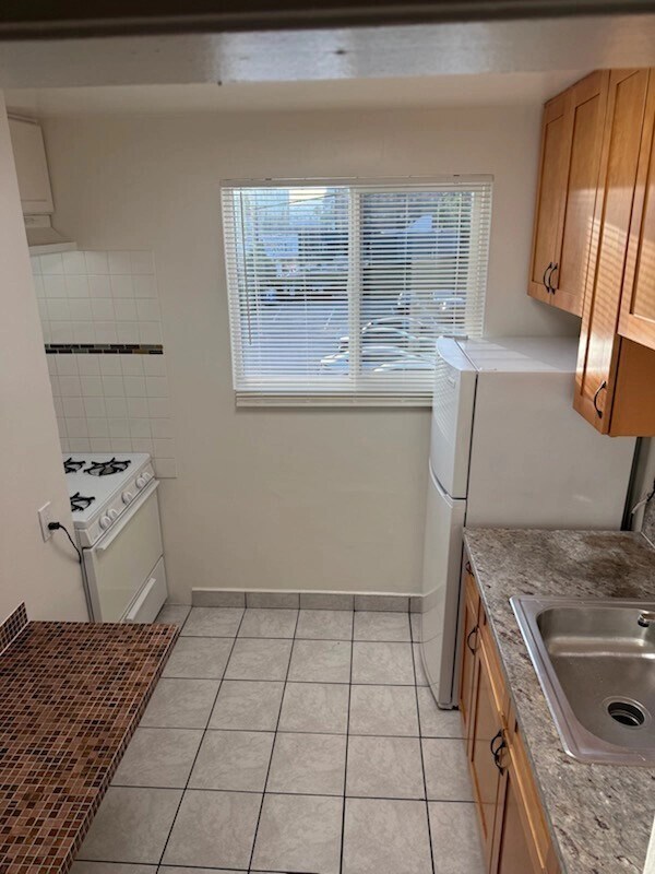 Interior Photo - 1819 N. Ivar Avenue,