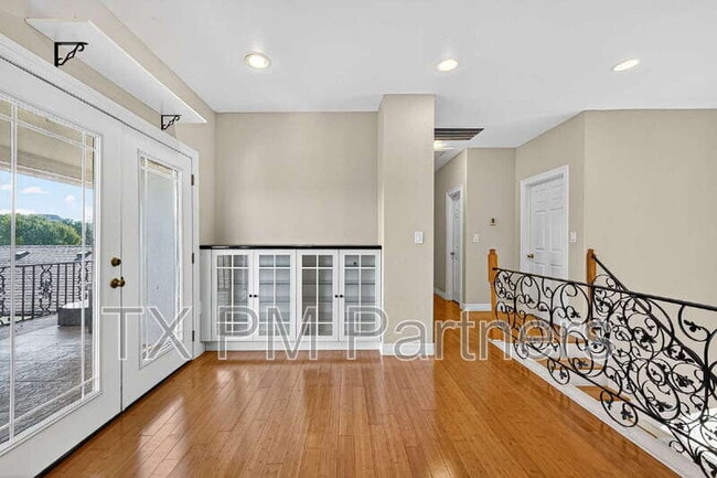 Building Photo - 13819 Lakeview Meadow Dr