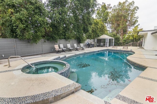 Building Photo - 3136 Floye Dr