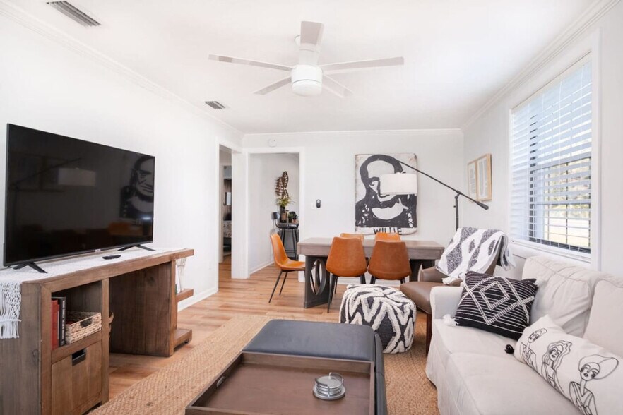 Building Photo - 18160 High Springs Main St